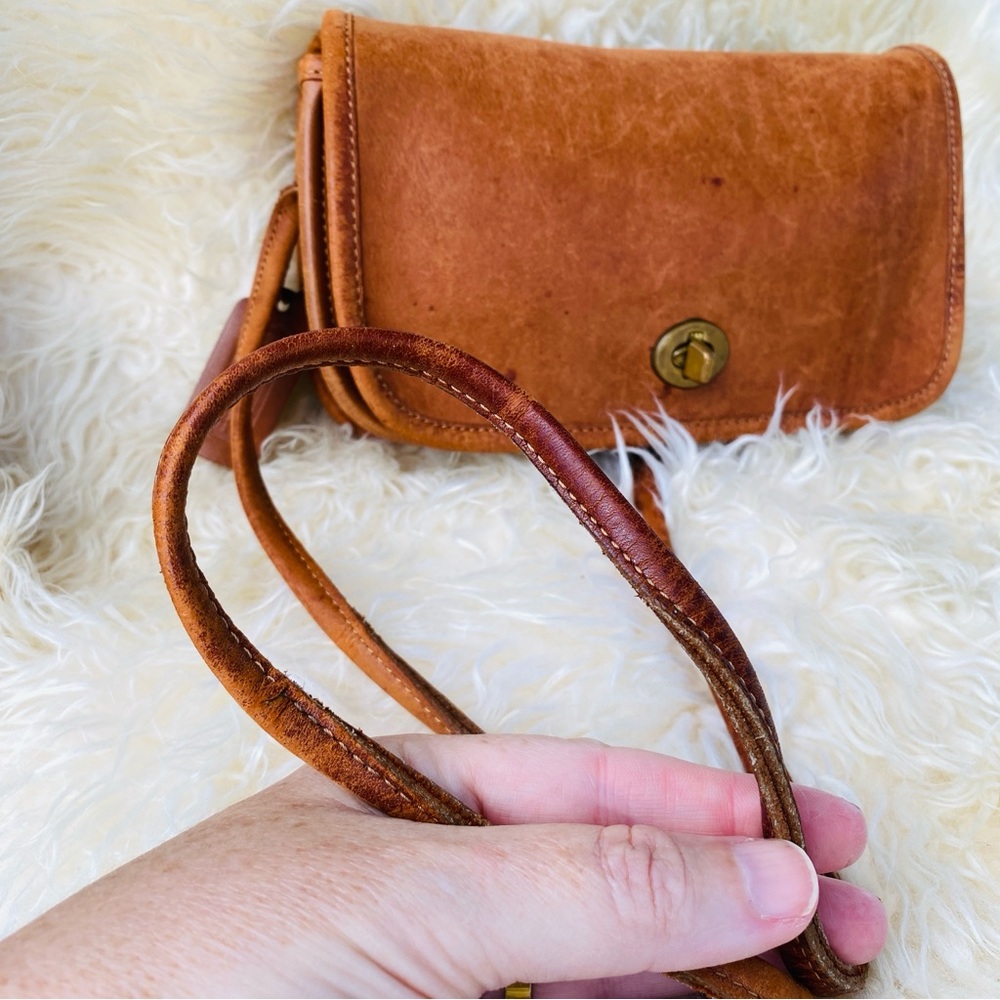 COACH vintage Dinky brown leather crossbody bag purse shoulder turnlock - Picture 7 of 14